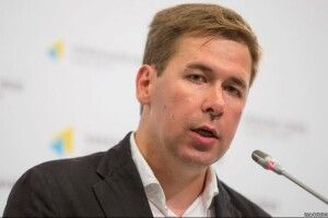 Слідчі навмисне порушили процедуру виклику Порошенка на допит - Новіков