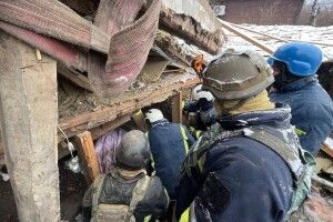 На Харківщині з-під завалів дістали тіло жінки