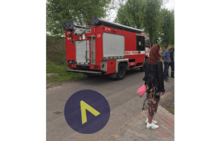 У луцькому парку люди застрягли на колесі огляду. Прибули рятувальники (Фото) 