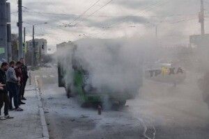 На ходу загорілася маршрутка з людьми 