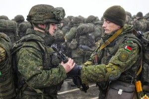 Повідомили, скільки білорусів можуть мобілізувати на війну