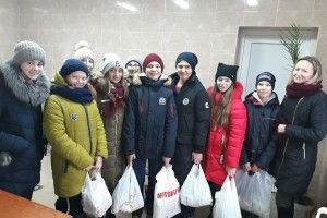 8-Б з 19-ої школи Луцька зібрав гостинці для Мурчиків та Сірків (фото)