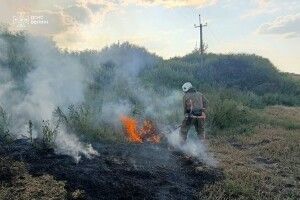 У Луцькому районі через заломлення сонця в склі спалахнула пожежа (Відео)