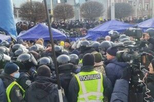 Поліцейські, які застосували силу проти учасників мирної акції біля Печерського суду, мають бути покарані – депутат Київради Олександр Погребиський