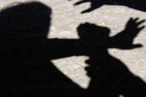 На Рівненщині неповнолітній убив сокирою листоношу, його судитимуть