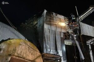 На Волині чоловік так проводив електрозварювальні роботи, що ледь не спалив величезний ангар