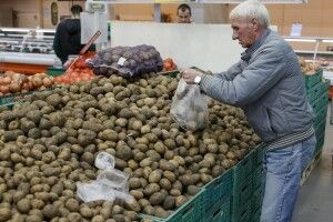 Україна почала імпортувати дешеву польську картоплю