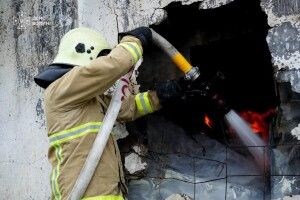 На Волині локалізували пожежу на підприємстві після атаки рф