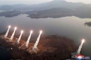 Північна Корея запустила балістичну ракету в бік Східного моря