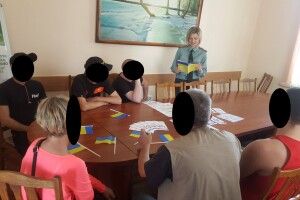У День Конституції лучанам нагадують не тільки про права, а й про обов’язки