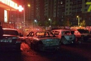 Цієї ночі в Одесі палили автівки