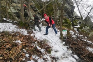 Із 20-метрового рівчака 15-річного хлопця довелося витягати рятувальникам (Фото)