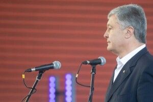 Відверті агенти Кремля лізуть у місцеві органи влади, щоб відродити проект «Новоросія» – Порошенко в Сумах