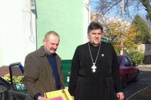 Горохівські парафіяни знову передали допомогу родині, у якої згоріла хата