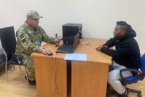 На Волині прикордонники викрили індійця з фальшивим документом (Фото)