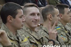 На Волині вперше вручили погони 80-ом випускникам вишу