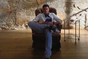 Ведучий «Орла і решки» вибрався з окупованої Бучі, а його сусіди загинули