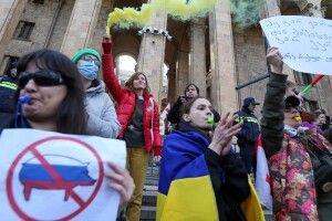 У Грузії відкликали законопроєкт про «іноагентів» після масових протестів
