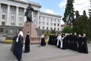 У Луцьку відзначили річницю перепоховання праху Шевченка на Чернечій горі (Фото)