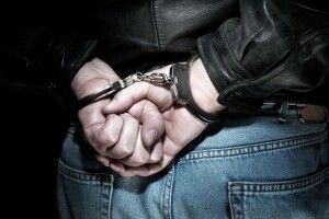Житомирський шахрай обманом заволодів посилкою вартістю 750 тисяч гривень, яка прямувала з Волині в Одесу