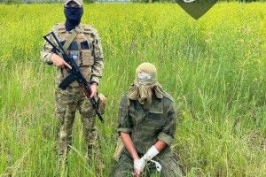 У хід пішли неповнолітні: антипутінський легіон показав полоненого з Луганська 