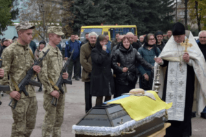 На Рівненщини провели в останню дорогу молодого воїна (Відео)