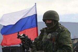 Російські окупанти розстріляли Троєщину: ворожий снаряд влучив посеред подвір'я багатоповерхівки
