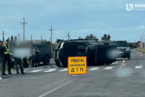 Біля Любешова перекинулась машина