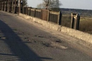 Рівненські освітяни просять терміново зупинити ремонт мосту
