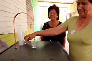 Учені навчились добувати воду прямо з повітря (Відео)