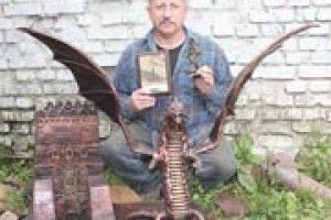 У ЙОГО РУКАХ ОЖИВАЄ ЗАЛІЗО