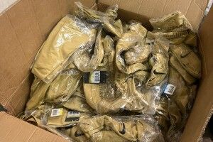 На волинській митниці керівницю громадської організації спіймали на контрабанді спортивного одягу