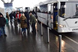 10 колишніх бранців РФ відлетіли на реабілітацію до Латвії (Фото, відео)