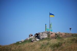 Морські піхотинці та прикордонники продовжують героїчну оборону острова Зміїний