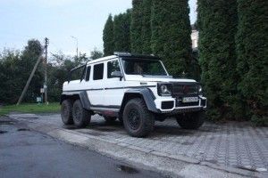 У Луцьку з’явився рідкісний шестиколісний «Мерседес»