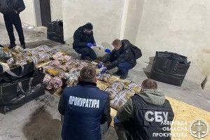 У Львові накрили ділків з понад тонною героїну: вартість цієї наркоти сягає 100 мільйонів доларів (Фото)