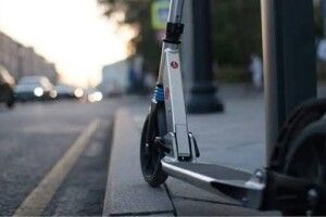 Лучанка сплатить 17 тисяч гривень штрафу за п'яну їзду вночі на самокаті