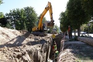 40 проривів з початку року: у Луцьку міняють труби магістрального водогону