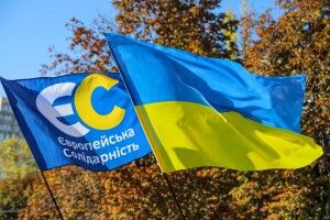 Фракція Порошенка найкорисніша для України, а «слуги» з «ОПЗЖ» навпаки – соцопитування