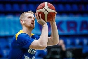 Лучанин допомагає збірній України громити суперників на Євробаскеті (Відео)
