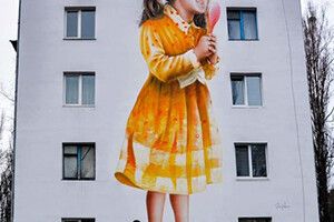 ВІКНО РУБРИКИ: дівчинка, в якій упізнають себе бабусі