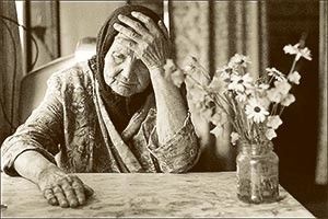 ПЛАКАВ СВІТ, НЕ СПОВИТИЙ МОЛИТВАМИ…
