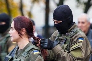 Десять тисяч доларів для військових передала 90-річна українка