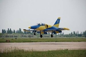 На Хмельниччині розбився літак, 2 пілоти загинули