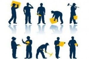 Українці їдуть за кордон, іноземці — до нас