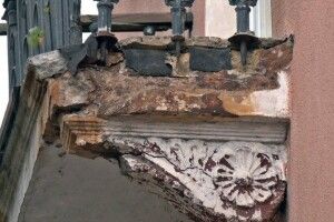 На центральній вулиці обласного центру Волині відремонтують десятки балконів
