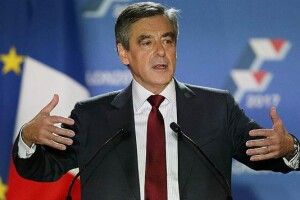 Не зеленкою єдиною. Кандидата в президенти Франції обсипали борошном