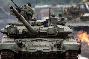 У бік Маріуполя їде колона російської техніки (Відео)