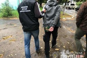 Поліцейські затримали двох волинян за торгівлю наркотиками