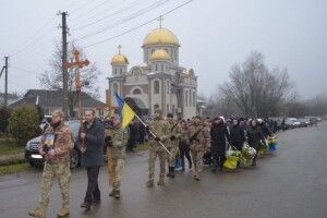 На Львівщині провели в останню дорогу молодого воїна (Фото)